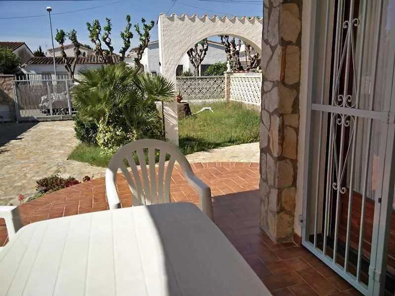 Xalet Amb Jardi Villa Empuriabrava Spain